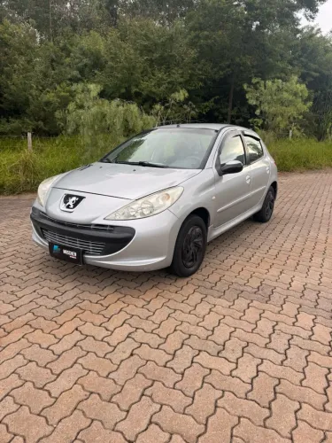 Peugeot 207 XR 1.4 Flex 8V 5P 2011