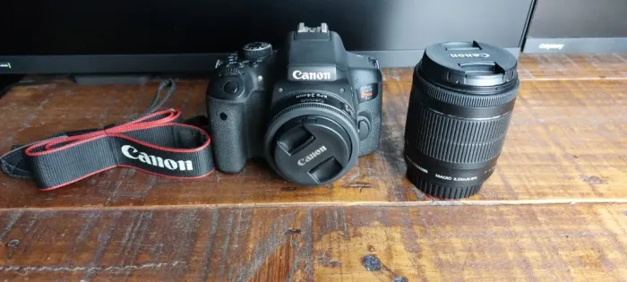 CANON EOS REBEL T6i + 2 LENTES + ACESSÓRIOS