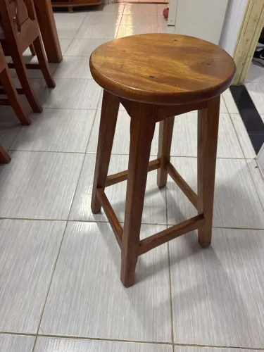 VENDO BANCO DE MADEIRA VERDADEIRA