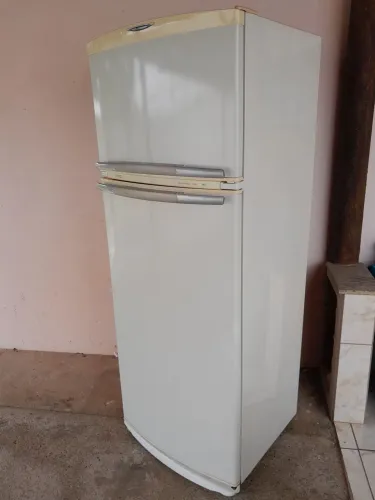 Geladeira branstemp 470 litros 220volts