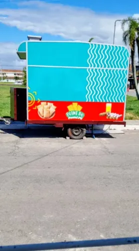 Vende se um treilher em ótimo estado
