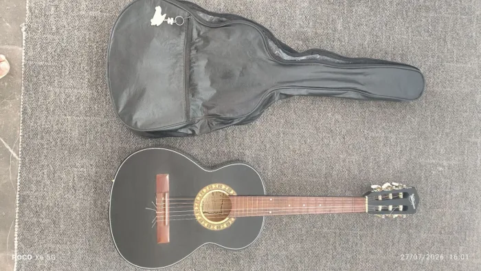 Violão infantil com case
