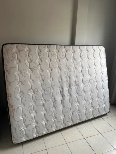 Vendo colchão de casal