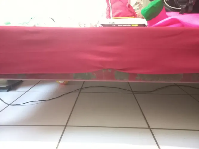 Cama de solteiro de ferro