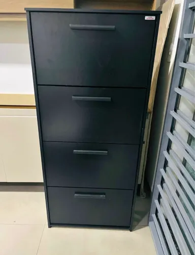 Sapateira giratória nova na cor preto ?