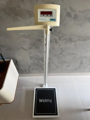 Balança Welmy Digital Profissional W200A com Antropômetro - 110V 220V