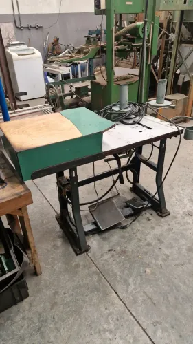 Mesa com.motor para maquina de costura 