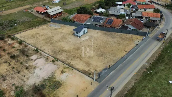 Terreno para locação com 2 mil m² em frente a avenida asfaltada ,Tijucas, SC