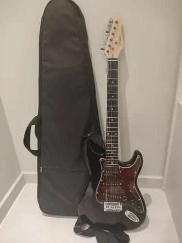 Guitarra Giannini g100 stratocaster