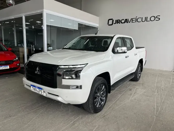 Mitsubishi TRITON HPE-S 2.4 CD 4X4 TB Diesel Aut. 2026