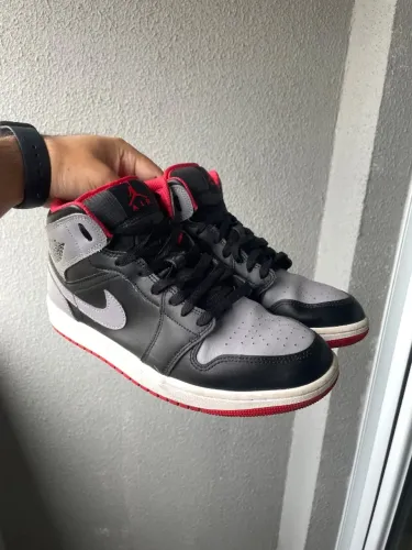 Tenis Nike Air Jordan 1 Mid Bred Shadow