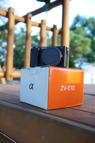 SONY ZVE 10 + LENTE 50 mm + cage smalrig