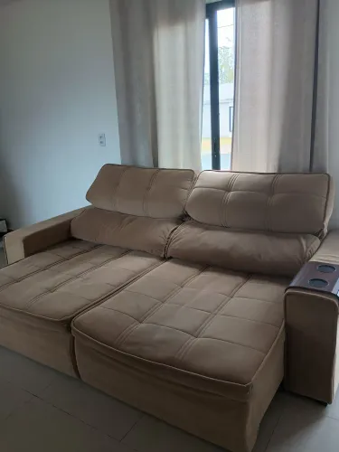 Sofá retrátil e reclinável