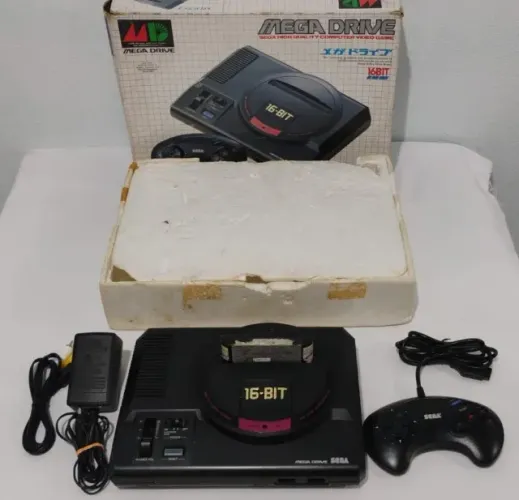 Mega Drive japonês na caixa original