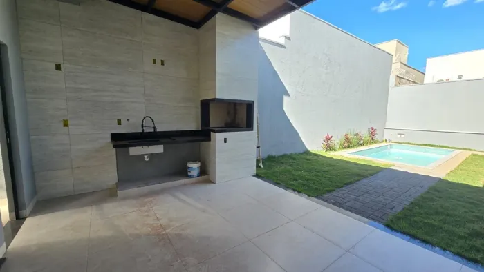 Casa à venda no bairro Laranjeiras em Uberlândia