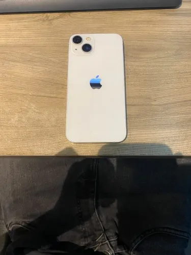 iPhone 13 em boas condições 