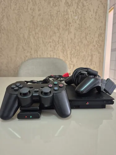 PS2 + 2 CONTROLES