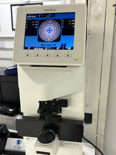 Lensometro digital Essilor