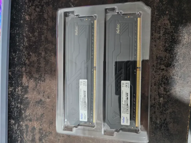 OFERTA DE MEMORIA RAM DDR4 16GB 2X8 NETAC CL16