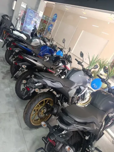 Yamaha Fz15 e linha Honda cg 160