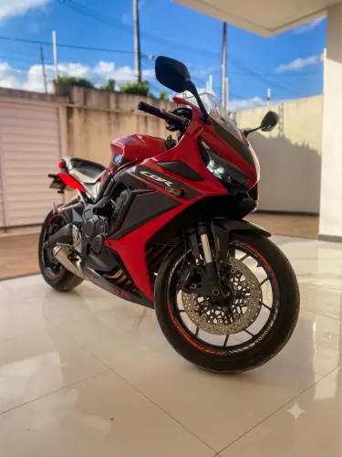 Honda CBR 650R NOVA