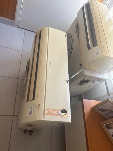 Ar condicionado split 18 mil e 12 mil
