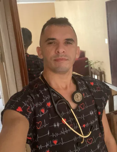 CUIDADOR DE IDOSOS 24 HORAS