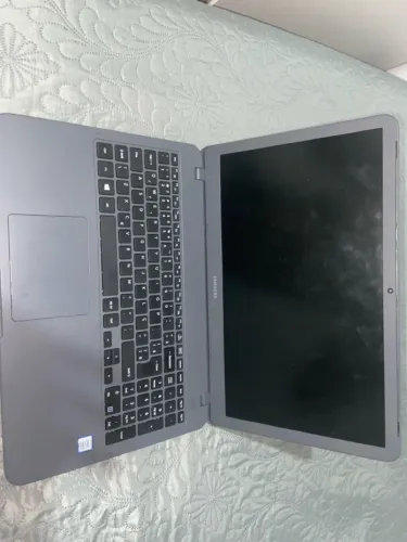 Notebook Samsung i3 7ª Geração / Ideal para Estudos e Trabalho / Muito Conservado!