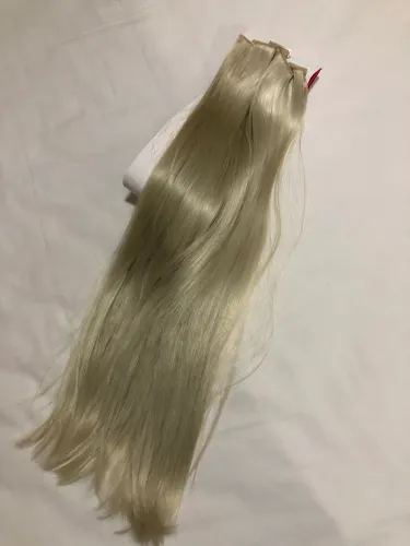 Cabelo sintético loiro
