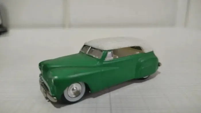 Miniatura '41 Phaeyton Johnny Lightning 1:64