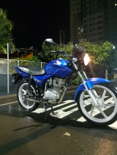Titan KS 2004 restaurada