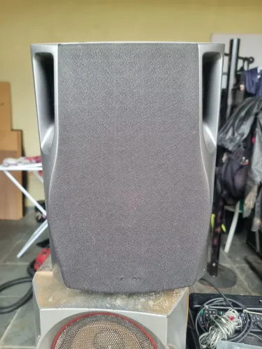 Uma caixa aiwa ( F9 até f15)