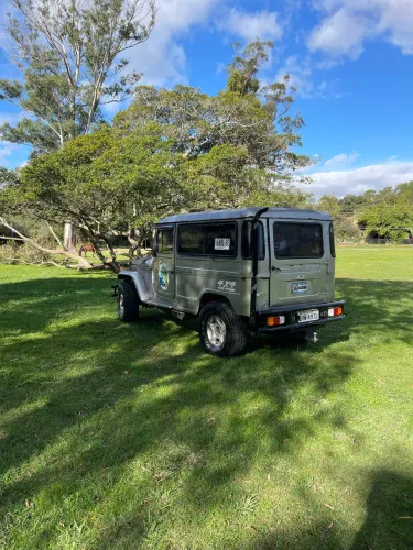 Toyota Band.Jipe Cap.de Aço Chas. Longo Diesel 1985