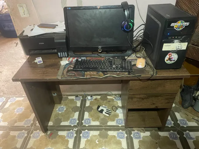 Mesa de Escritório/Home Office com Gavetas