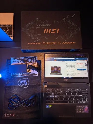 NOTEBOOK GAMER MSI CYBORG 15 A12FV - RTX 4060