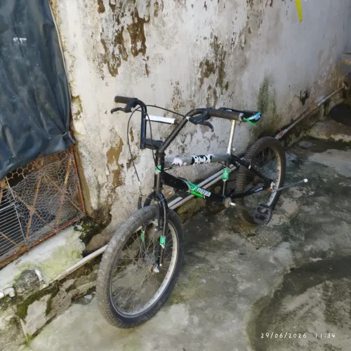 Bicicleta BMX usada em bom estado