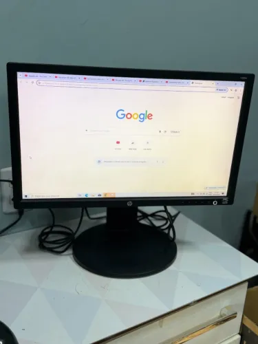 Monitor LED HP 20" HD+ com Base Ajustável Modelo E2011p-bn