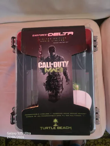 Headset CALL OF DUTY MW3 edição especial, nunca usado, anos guardado, importado 