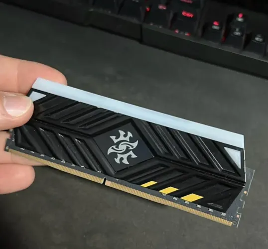 Memória ram XPG Spectrix 8GB 3200MHz, DDR4