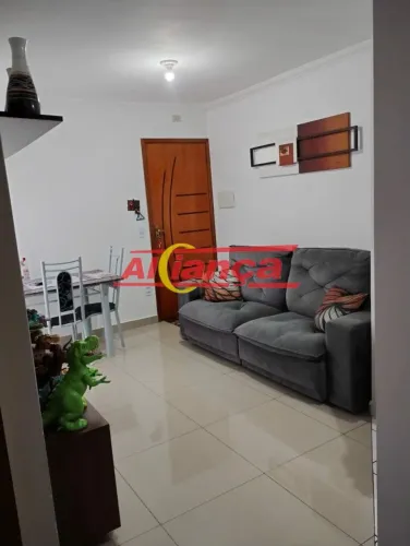 Lindo apartamento térreo 2 quartos, sacada , armarios , prox. via dutra