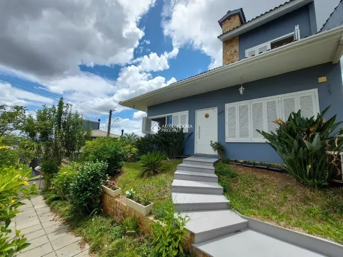 Casa em condomínio 4 dorm, 3 suítes, 2 vagas, piscina, verdes campos