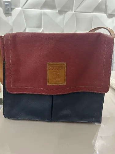Vendo linda bolsa em couro