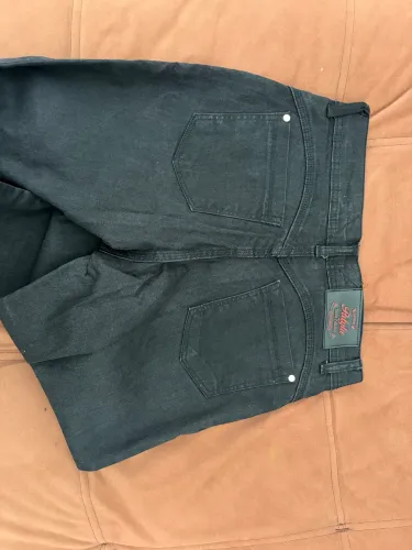 Calça jeans preta