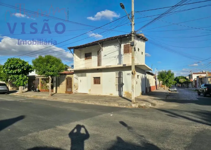 VENDE-SE CASA DUPLEX RESEDENCIAL/COMERCIAL NO BAIRRO DOZE ANOS