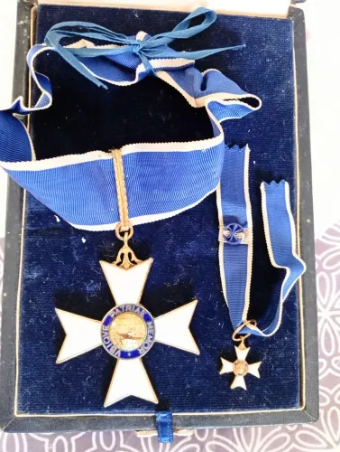 Medalha antiga prata esmaltada coleção H.Estern