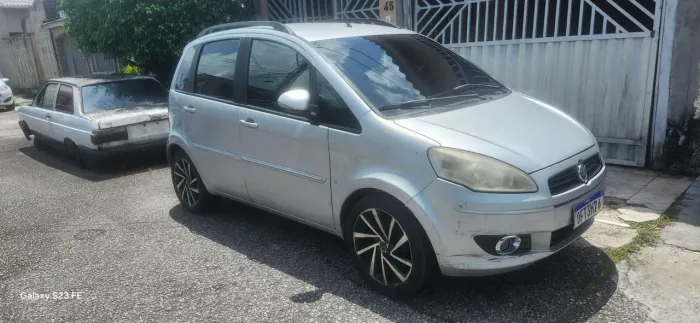 Fiat Idea Attractive 1.4 Fire Flex 8V 5P 2013