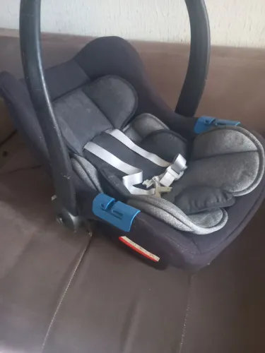 Bebê conforto semi novo