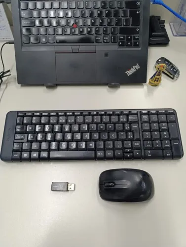 Combo Teclado e Mouse sem fio Logitech MK220 com Design Compacto, Conexão USB