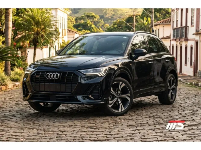 Audi Q3 SPB Perf. Black 2.0 TFSI Tipt. Quat. 2024