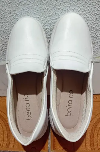 Tênis slip on feminino N 35 seminovo entrego em Itacibá